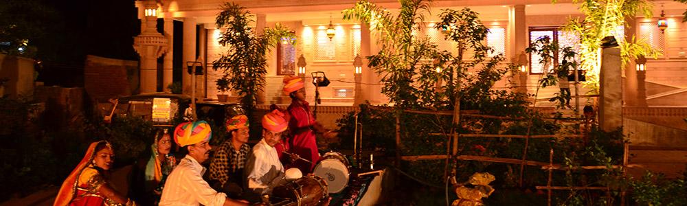 Hotels In Jaipur Near Jal Mahal